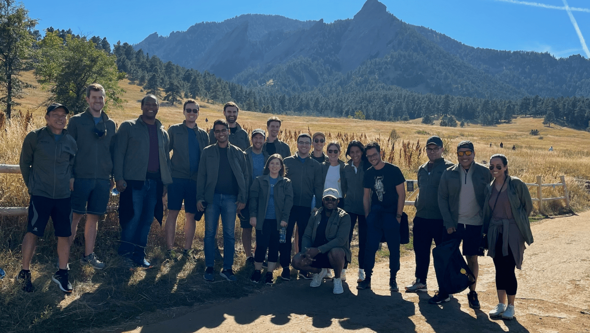 AlekKoenig's tweet card. Settle extends payment terms for a customers’ vendors, paying them with Settle's money so the company can pay them back 30 to 120 days later.