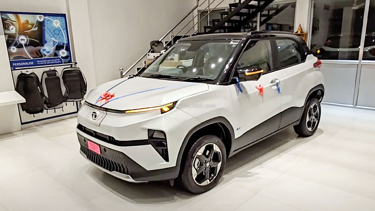 theamrishkumar's tweet card. Electric car sales during April-Oct 2025 saw steady growth. Tata Motors, with maximum electric models, headed the list with 38.56% market share.