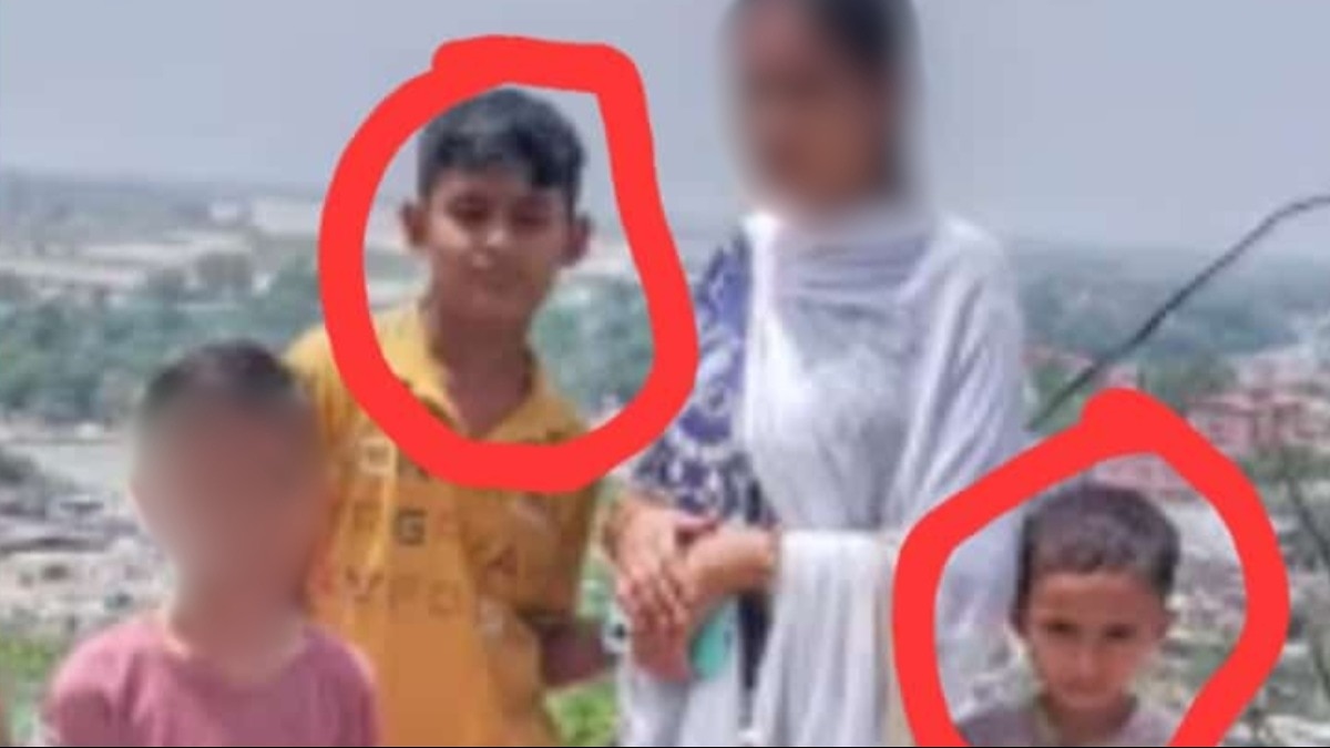 ajitanjum's tweet card. उत्तर प्रदेश के बदायूं में तीन बच्चों पर उस्तरे से हमला कर दिया गया. इसमें दो बच्चों की मौके पर ही मौत गई और एक बच्चा घायल हो गया. सूचना पर पहुंची पुलिस को परिजनों ने शव कब्जे में नहीं लेने दिया....