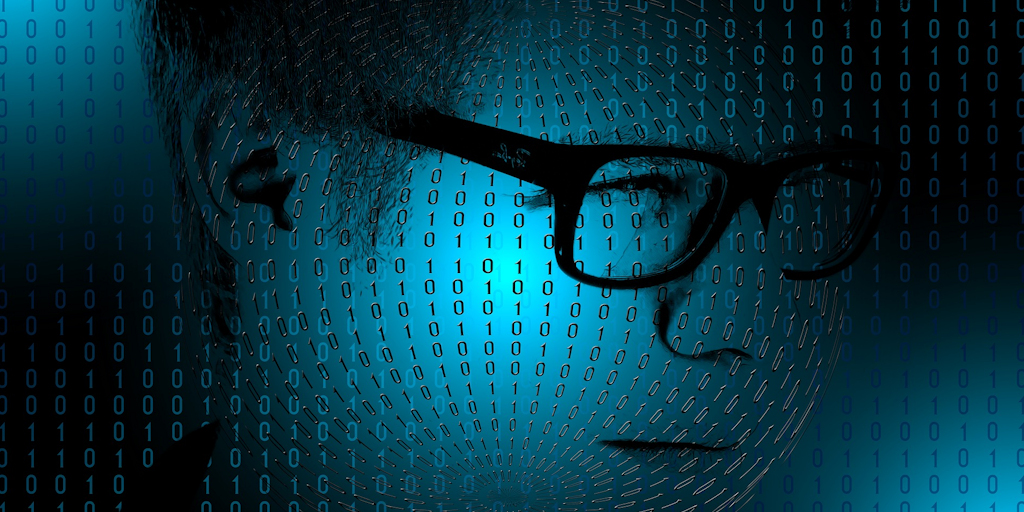 PWebNet's tweet card. Por regla general os programadores son más introvertidos que el resto de las personas y predomina el componente sensorial sobre al intuición.