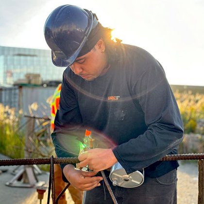 Tweet card summary image