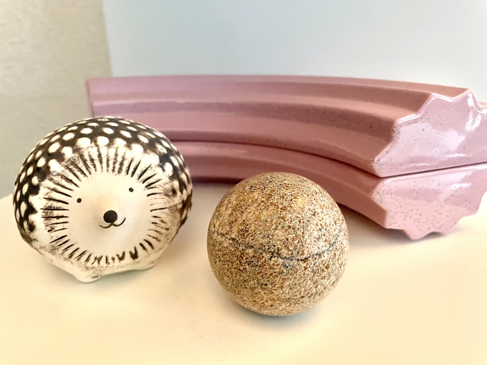 weekly_SPA's tweet card. カジキです!!インテリアのブログとYouTubeを運営しています。暮らし、住まいの世界を長年見てきた経験を元に、インテリアの法則と、インテリア好きが頭のなかで考えていることをご紹介していきたいと思い…