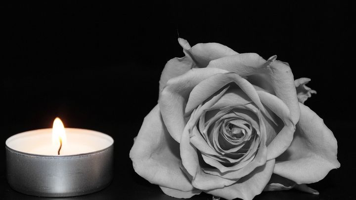 fuyuderpilz's tweet card. Hey, ich sammle Spenden für die Beerdigung meines Onkels, der vor Kurzem… Michelle Weniger needs your support for Damit wir uns würdevoll verabschieden können