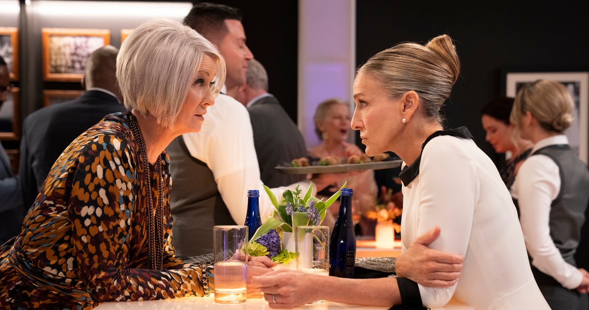 howtoreadnow's tweet card. Sex and the City made life over 30 look fun. And Just Like That … makes life over 50 seem confusing and sad.