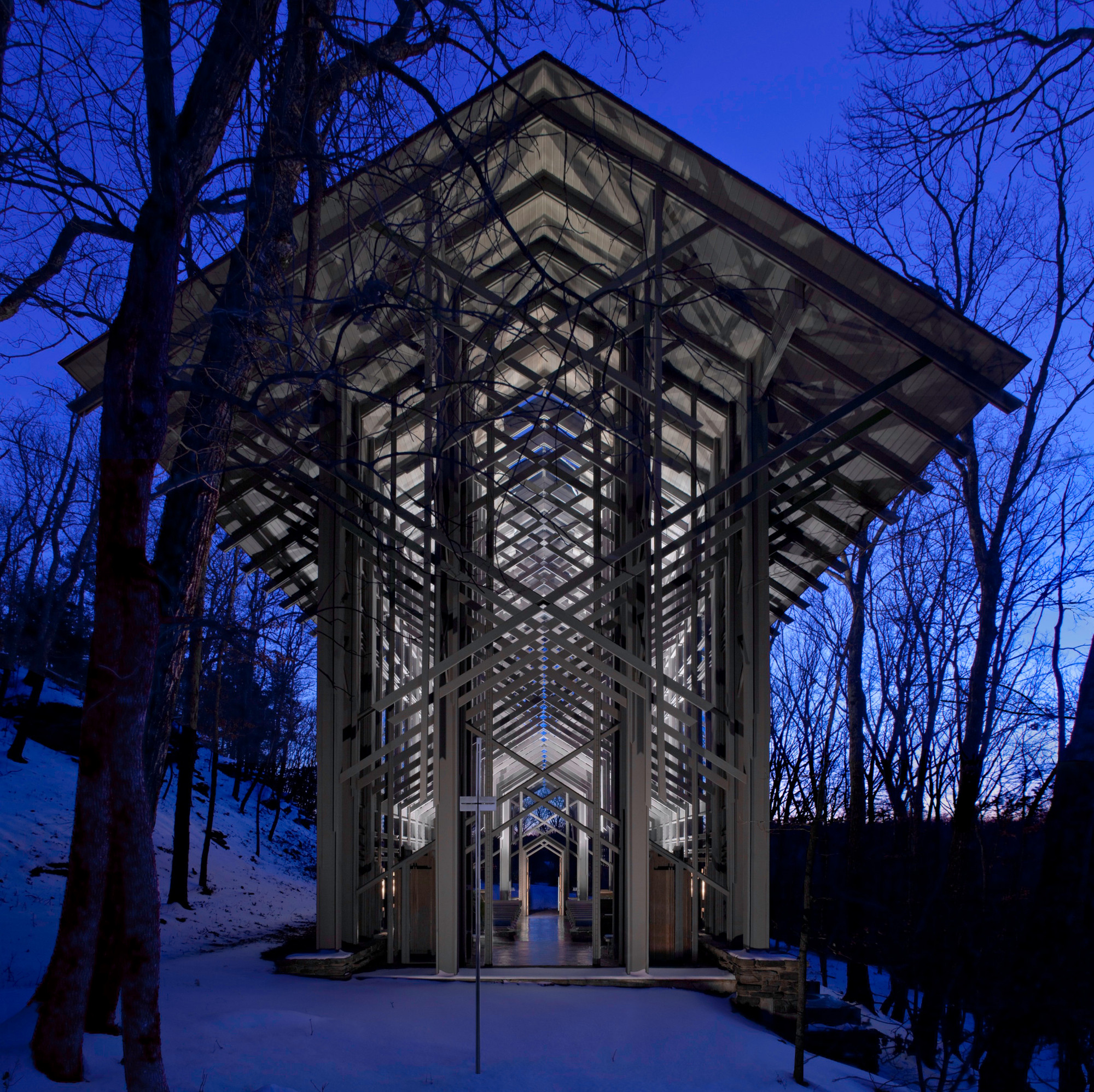 4240arch's tweet card. Image 18 of 20 from gallery of AD Classics: Thorncrown Chapel / E. Fay Jones. Photograph by Randall Connaughton
