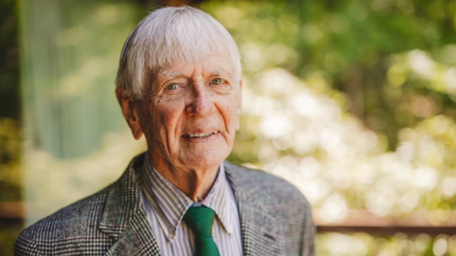 linuxdevices's tweet card. It’s with sadness that we note the passing of Thomas E. Kurtz, on November 12th. He was co-inventor of the BASIC programming language back in the 1960s, and though his creation may not receiv…