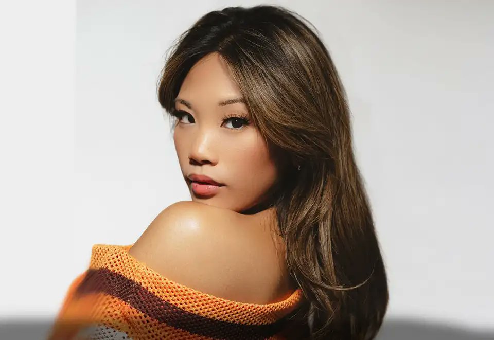 LaurelanneMusic's tweet card. Léah Duque’s 'Makes Sense' is pure heat. It moves slow, pulls harder, and leaves you right at the edge of surrender.