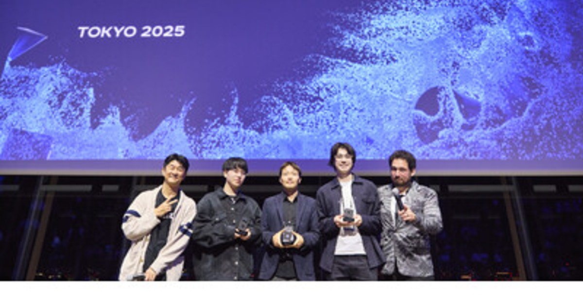 Robloxlabo's tweet card. 日本クリエイター表彰式：左から辻潤一郎、てきと氏、manato氏、Akusesa氏 ゲームと制作のための没入型プラットフォームであるRoblox（本社：米国カリフォルニア州、以下、ロブロックス）は、初の日本開催となるクリエイター向けイベント「Roblox Creator Series in To