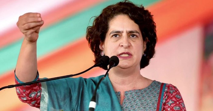 Knewsindia's tweet card. डिजिटल डेस्क- दिल्ली की जहरीली हवा एक बार फिर सुर्खियों में है। कांग्रेस सांसद प्रियंका गांधी वाड्रा ने शनिवार को सोशल मीडिया प्लेटफॉर्म ‘X’ पर राजधानी की बिगड़ती वायु गुणवत्ता को लेकर गंभीर चिंता...