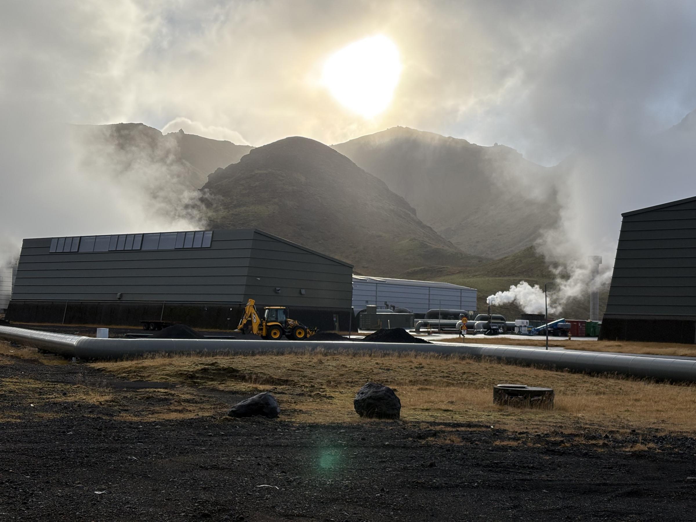 MacPsy's tweet card. LAST week I went to Iceland. Not the shop. And warmed up properly for the first time in ages ...