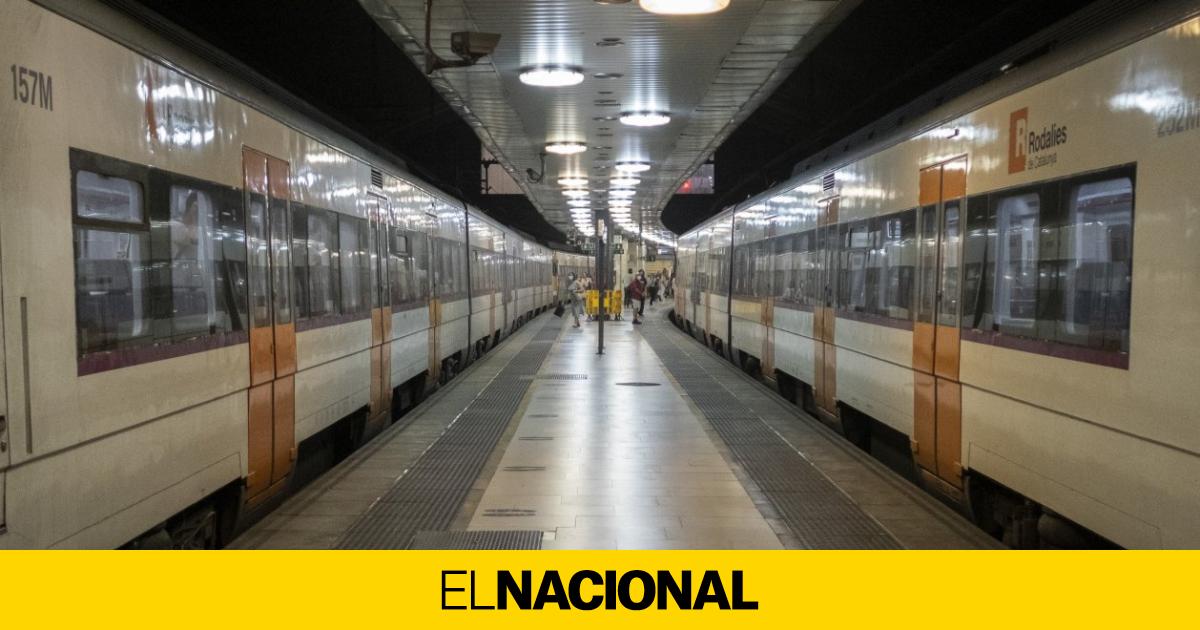 elnacionalcat's tweet card. Nou matí de caos ferroviari als trens catalans: retards i circulació interrompuda