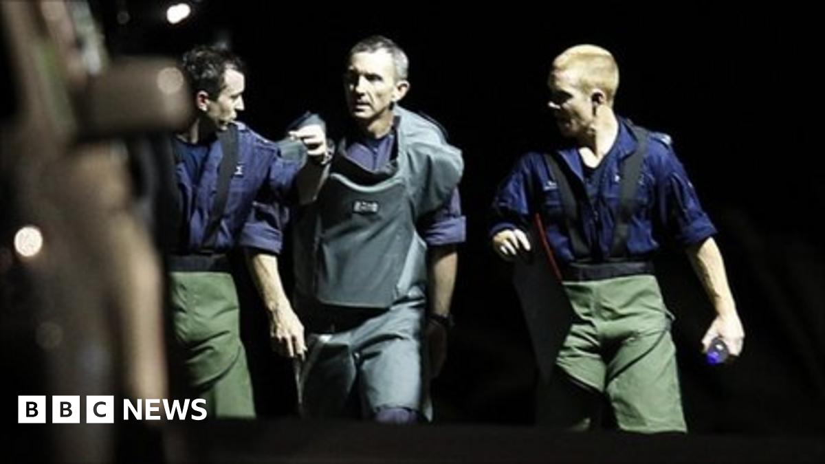 Paz4Peace's tweet card. Australian police rescue a young woman after 10 hours of tense efforts to deal with a suspected bomb that was reportedly strapped to her body.