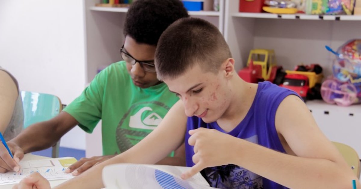 expansaolab's tweet card. Estudo feito a partir de 2010 acompanhou 109 crianças e adolescentes com deficiência atendidos pelo Instituto Jô Clemente que frequentaram escolas regulares. Trabalho mostra diferenças no desenvolv...