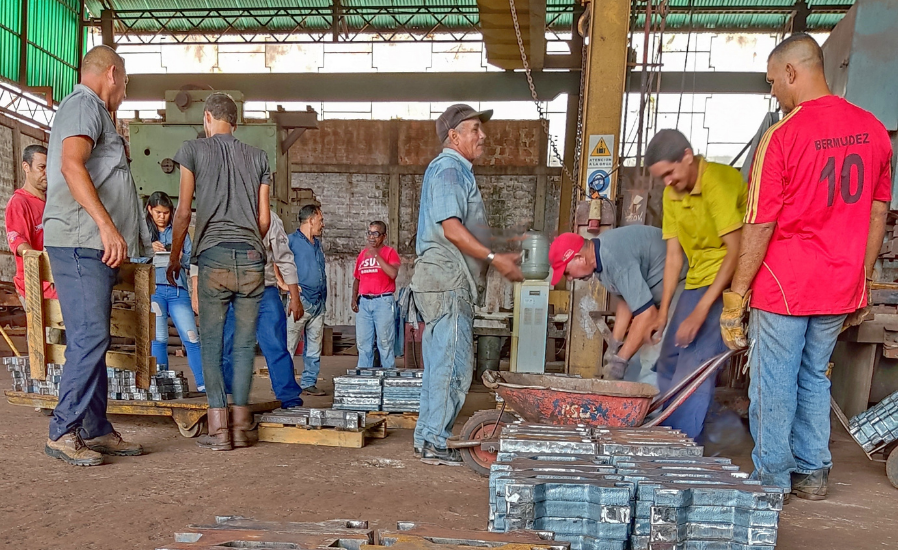 ProgIntl_fr's tweet card. Les travailleur·euse·s d'Indorca appartiennent au domaine de la légende au Venezuela, mais leur expérience nous enseigne que l'autogestion démocratique est une réelle possibilité.