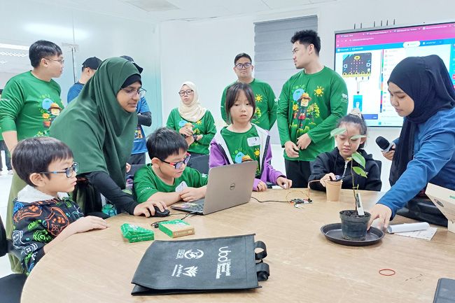 staronline's tweet card. BANDAR SERI BEGAWAN: Twenty-five students participated in a hands-on coding session that blended digital learning with environmental awareness at the special Brunei Kids Can Code (BKCC) workshop...