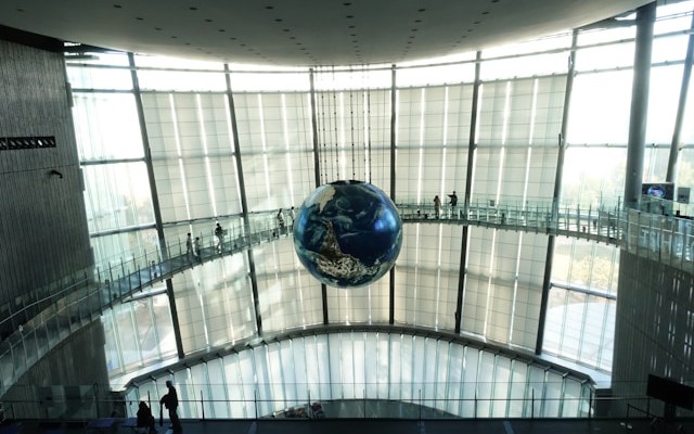 iotguide's tweet card. Learning and choosing the correct cloud-to-device communication method to send a message to the device using the Azure IoT Hub to build an effective IoT system.