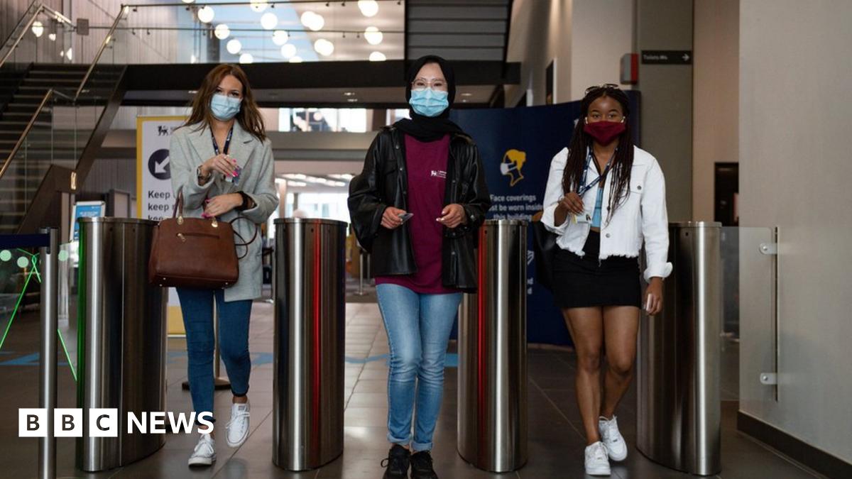 AddoJen's tweet card. Rapid results tests for students are planned to let students get home safely in early December.