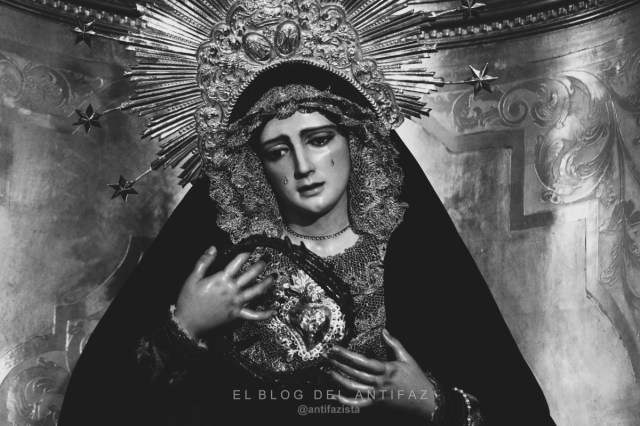 AntifazBlog's tweet card. En el mes de noviembre podemos visitar los templos de Alcalá de Guadaíra y encontrar las dolorosas vestidas de luto.