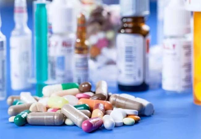 sandeshwahakweb's tweet card. उत्तर प्रदेश में नारकोटिक्स दवाओं की अवैध बिक्री और वितरण के खिलाफ बड़े पैमाने पर जांच अभियान शुरू किया गया है। जांच में यह बात सामने आई है