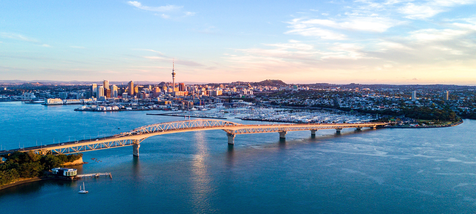 Werner's tweet card. AWS plans to open a new infrastructure region in Asia Pacific in Auckland, New Zealand