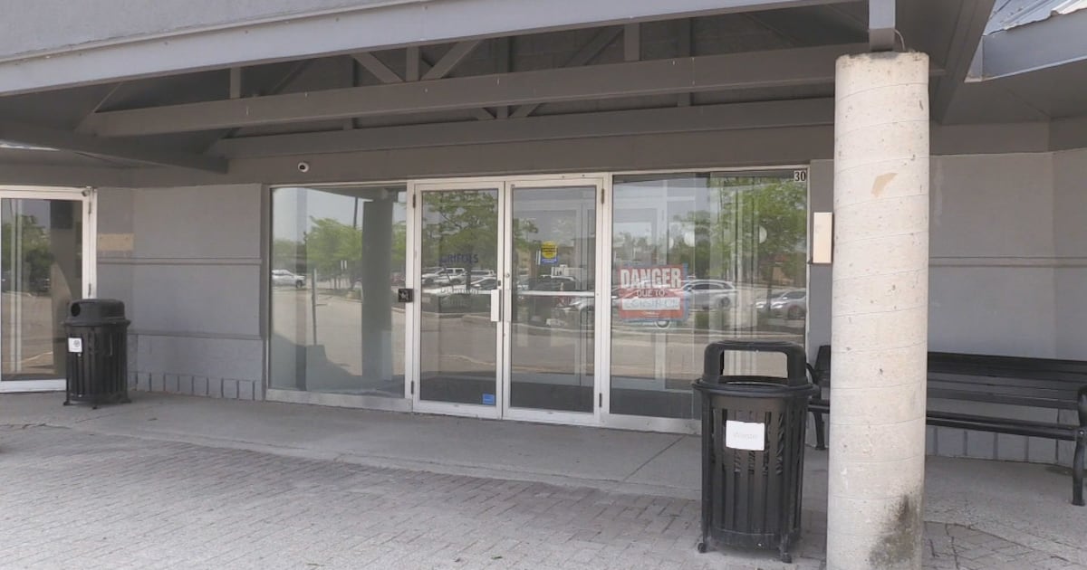 Mac_Transfusion's tweet card. Canadians are not paid to donate blood, but a new clinic coming to Cambridge, Ont. will offer honorariums to people who donate a portion of it.