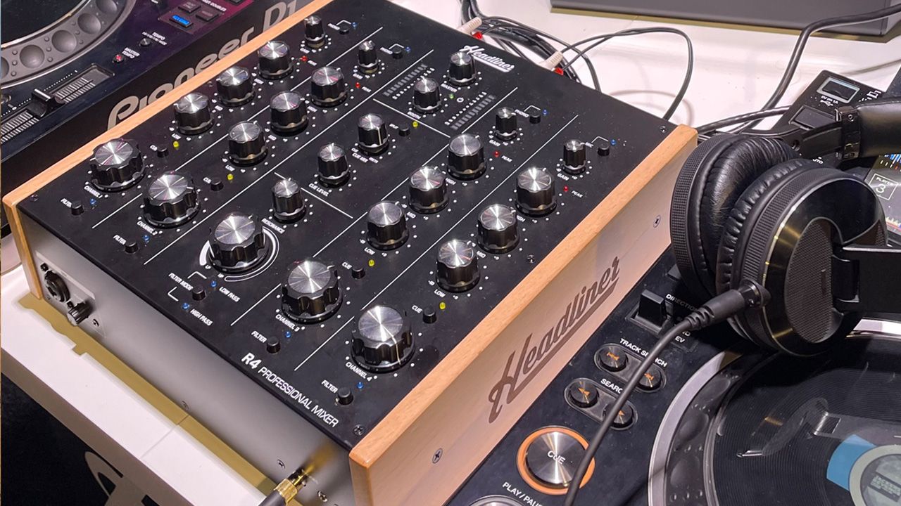 DJTechTools's tweet card. Last year at NAMM, Headliner brought their R2 out, a two channel rotary mixer that was budget conscious. This year,