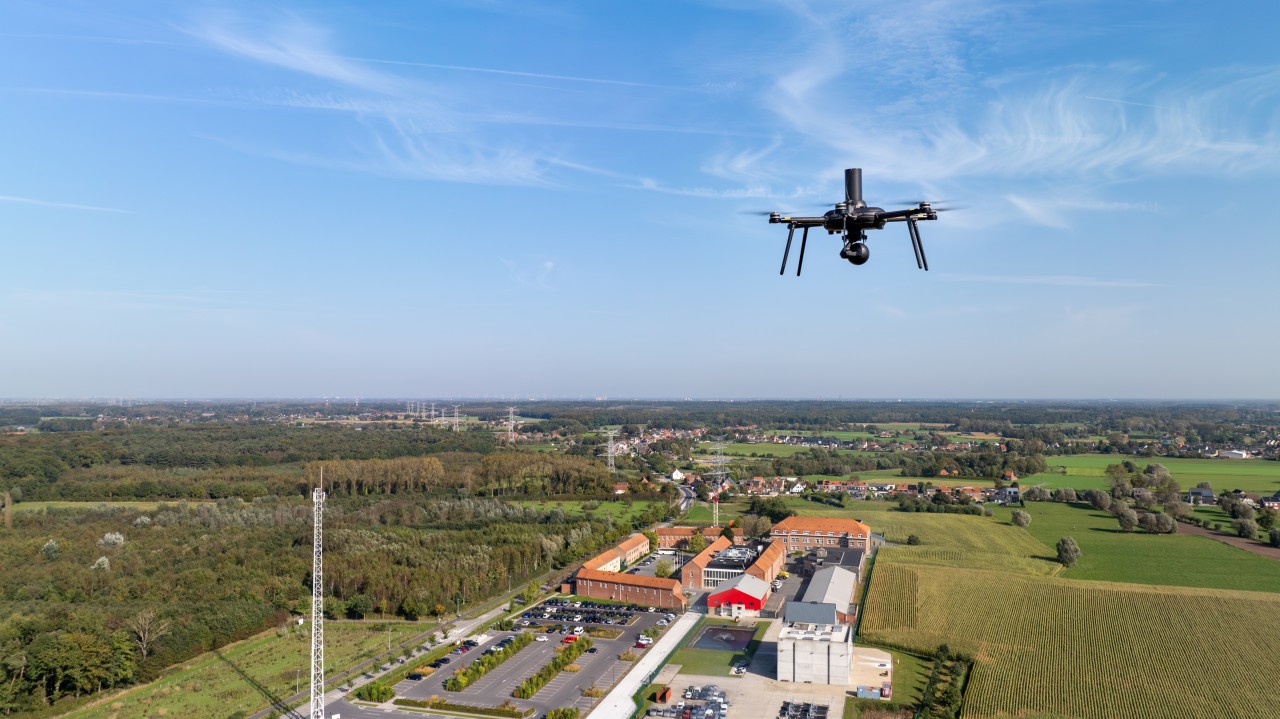 tHANkS_SIMILON's tweet card. When Europe’s drone(s) (detection)goes dark, the risk becomes real. As airports face growing UAV disruptions, the recent Avinor outage in Norway shows how fragile non-European dependencies can be.