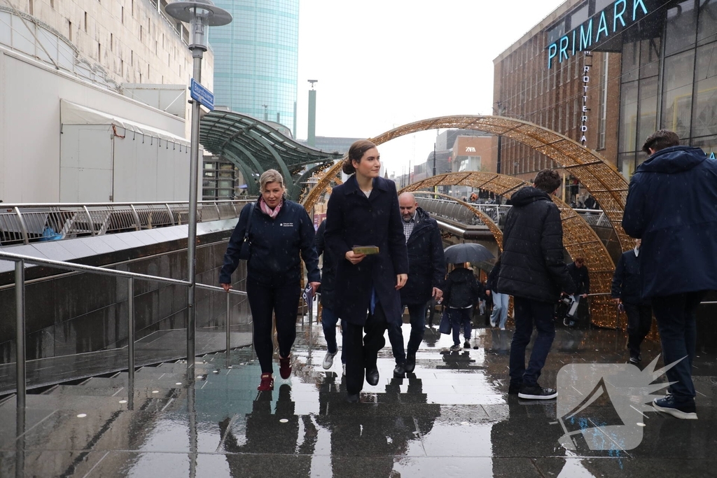 Piet_Heyn's tweet card. ROTTERDAM - Zaterdagmorgen 25 oktober bracht Lidewij de Vos een bezoek aan Rotterdam.