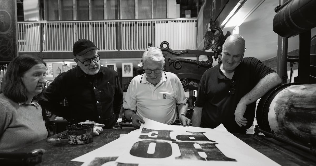 NatPrintMuseum's tweet card. Anthony Burrill joins forces with printers Freddie Snowe and John King for new work made using historic equipment