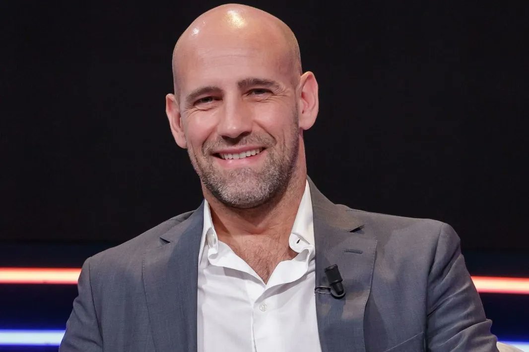 elmundoes's tweet card. Gonzalo Miró, rostro habitual de Atresmedia, será el copresentador de Directo al grano, el nuevo magacín de las tardes de La 1 para la próxima temporada que presentará Marta...