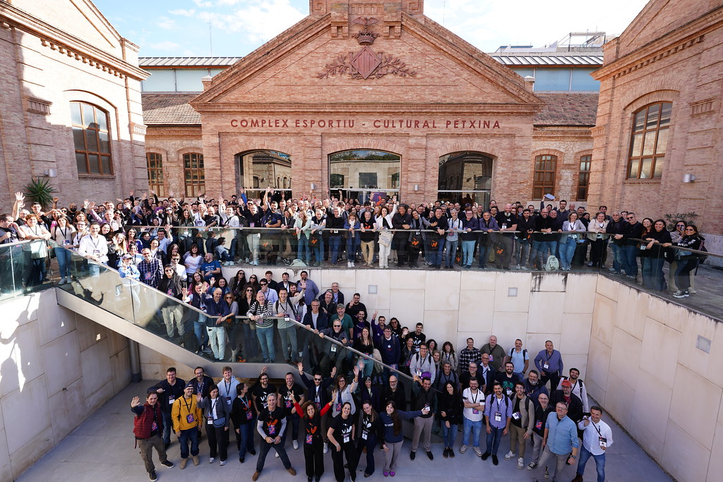 NiloVelez's tweet card. WordCamp Valencia 2025