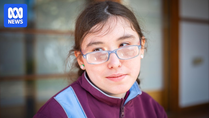 ewe_ryu's tweet card. Japanese is one of the most studied languages for high schoolers — but few do it like Jacinta McIntyre. The 14-year-old is blind and learning the language through braille.