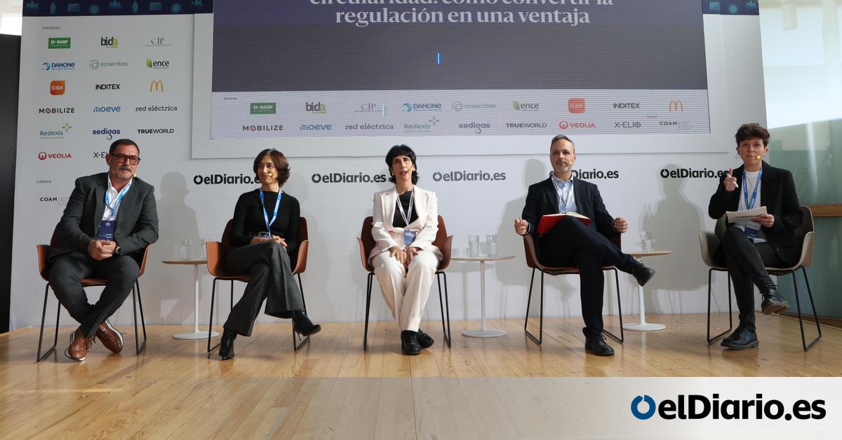 ecoembes's tweet card. Expertos y representantes de las empresas y la administración explican los retos a los que se enfrentan las nuevas regulaciones sobre circularidad e insisten en que invertir en ellas supondrá "una...