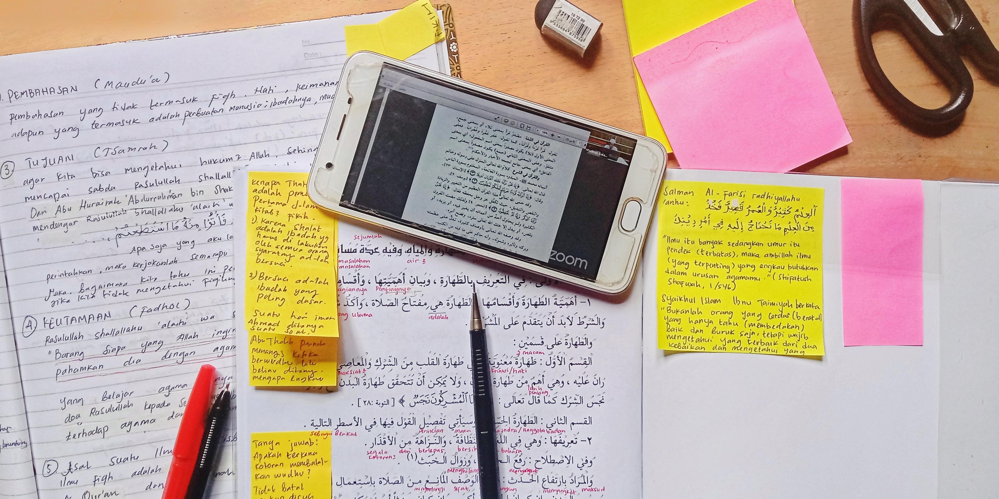 MagdaAbuFadil's tweet card. Journalists often work under tight deadlines and need convenient ways to map out their ideas and stories. Luckily, there are several note-taking apps that can help streamline this process by provid...