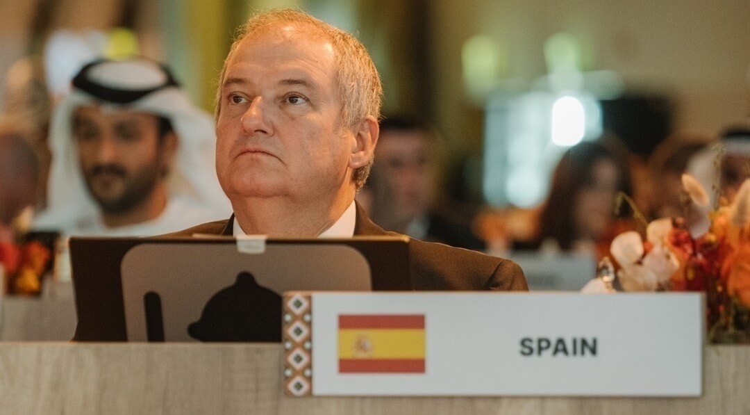 ComputingBPS's tweet card. España impulsará un plan nacional de inteligencia artificial dentro de la estrategia Turismo 2030, presentado por Jordi Hereu