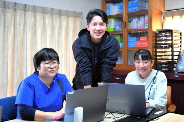 snackemiko's tweet card. 　【島根】田口郁也さん（31）　隠岐に移住し、24時間対応の訪問介護看護の事業所を設立 　介護が必要になると、島を出て行かなければいけない。「本当は島にいたい」と涙を流しながらフェリーに乗っていく