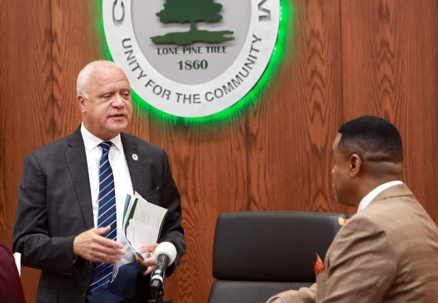 ReporterHal's tweet card. Markham Mayor Roger Agpawa’s salary will increase to $191,227, at least partially due to Amazon tax increment financing district work.