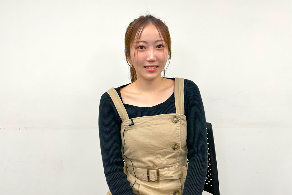 hypnosis_model's tweet card. 高橋めぐみさんの催眠術体験の様子はこちらからご覧いただけます。