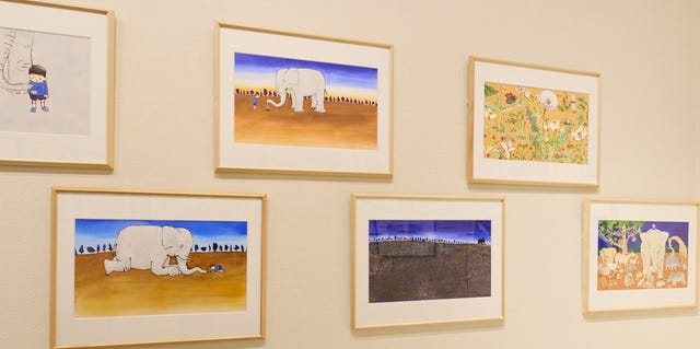 fujingahojp's tweet card. 【絵本作家・きたむらさとしさんが語る｜まど・みちおさんの詩の世界を深く掘り下げて描いた絵本】表参道「ピンポイントギャラリー」にて、11月8日まで絵画展開催。今回の絵画展のみどころや、まど・みちおさんの詩への思いなどをお聞きしました。