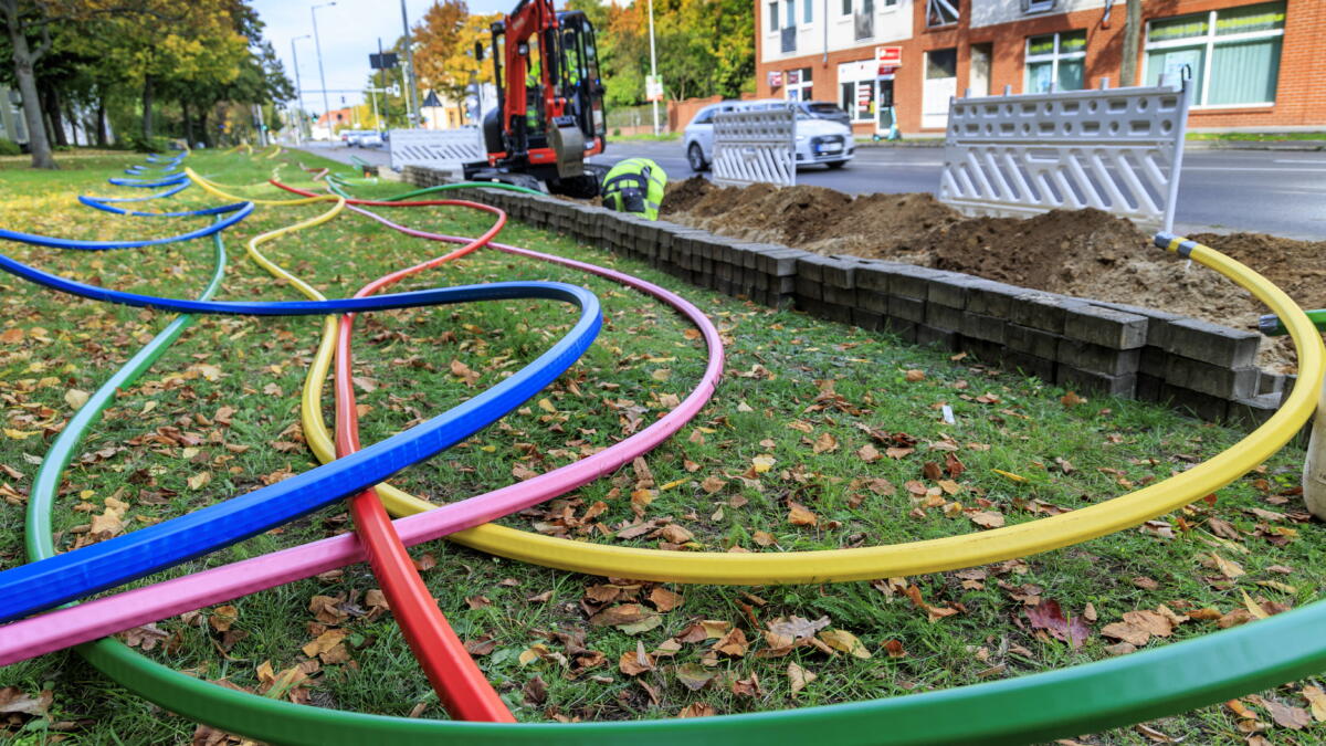 SPRIND's tweet card. Weite Teile der Wirtschaft und Zivilgesellschaft nutzen Open-Source-Software, die häufig nur von wenigen Einzelpersonen entwickelt und gewartet wird. Dem soll der Sovereign Tech Fund Abhilfe versch...