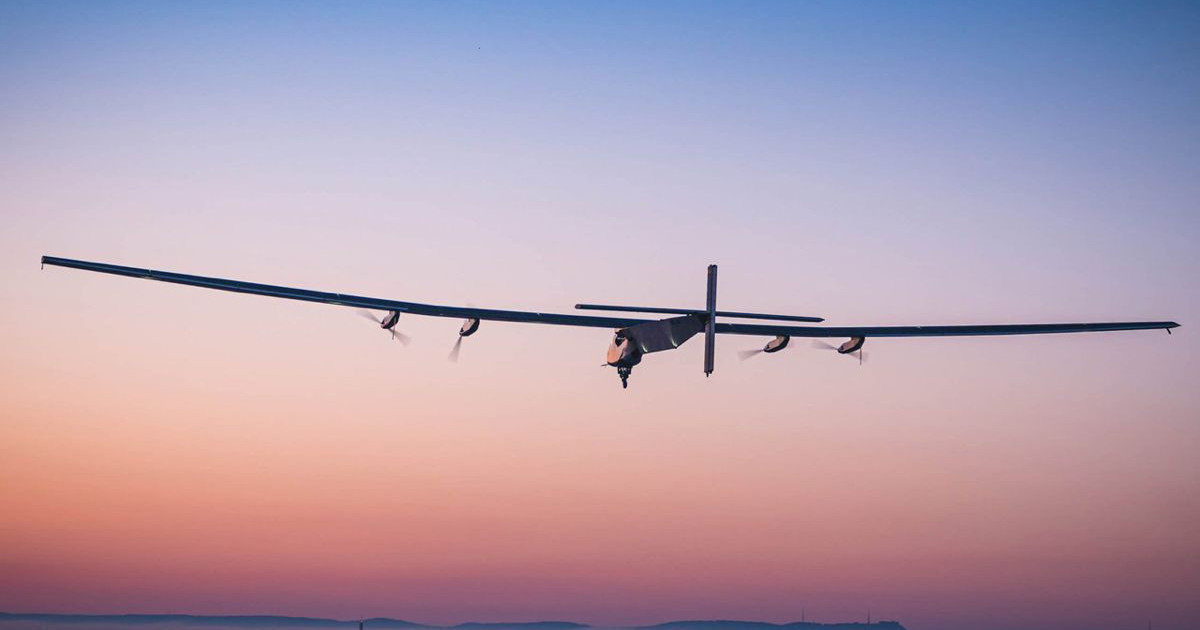 TechGearGR's tweet card. Το Skydweller είναι ένα αυτόνομο, ηλιακά τροφοδοτούμενο drone που μπορεί να παραμείνει στον αέρα για έως και 90 ημέρες χωρίς καμία ενδιάμεση προσγείωση.