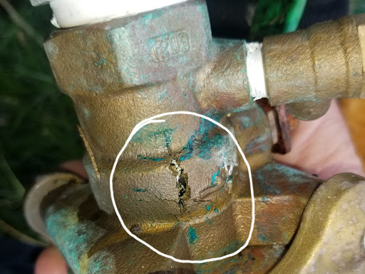 KBackflow's tweet card. Cold weather coming our way next week. A frozen PVB can be costly. Want to know how to prepare your lawn sprinkler backflow for winter to prevent possible damage? Visit my website. Learn how to...