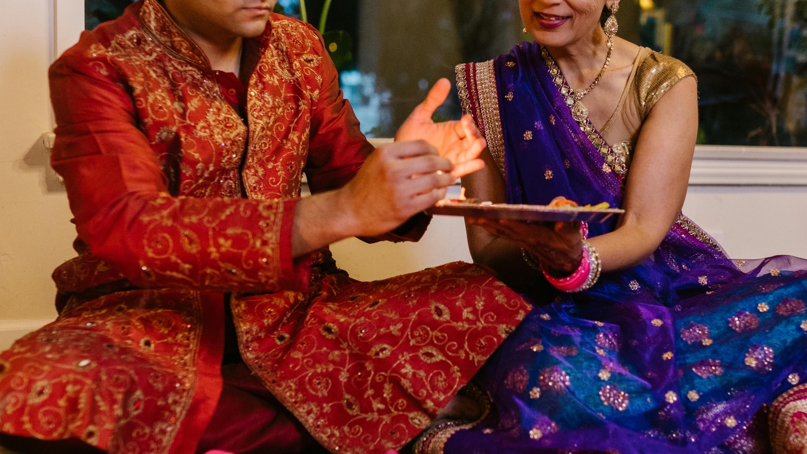 _navnitkumar's tweet card. A woman's Reddit post highlights lingering gender bias in modern marriages through a Diwali discussion with her husband. 