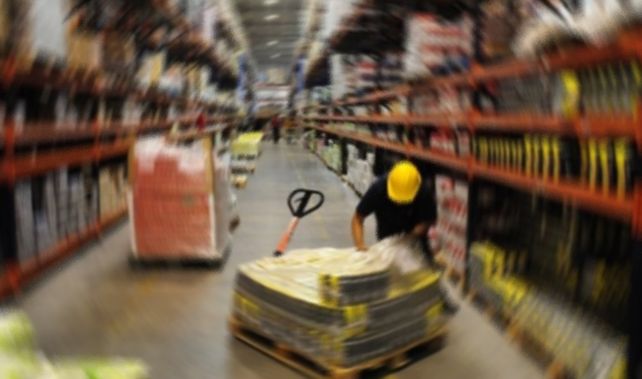 HoraDigitalER's tweet card. Desde este lunes 17 y hasta el domingo 23 de noviembre, los supermercados mayoristas ofrecen promociones especiales en una nueva edición del Black Week Nacional.