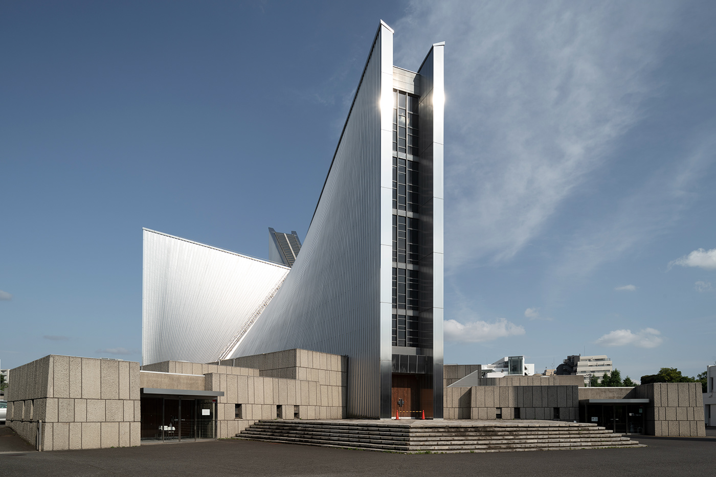 _spacemakers_'s tweet card. St. Mary Cathedral, Tokyo 1964 I Kenzo Tange