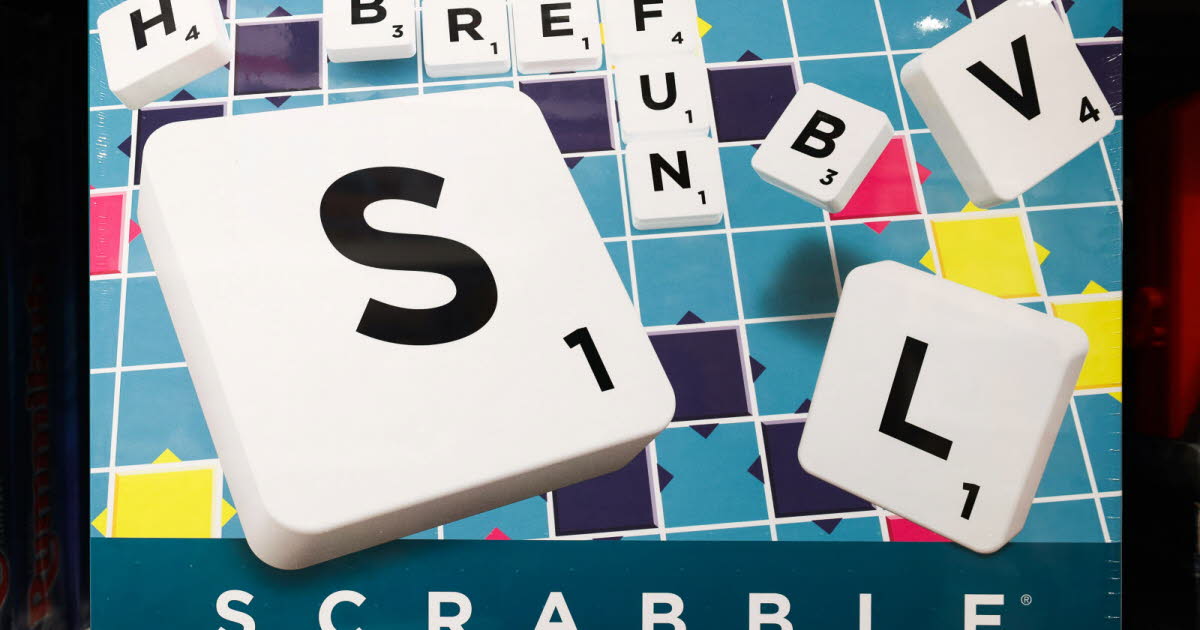 teamaaz's tweet card. L'éditeur du Scrabble bannit l'utilisation de certains mots, dans les nouvelles règles du célèbre jeu de société. Il s'agit principalement d'insultes racistes, sexistes ou homophobes.