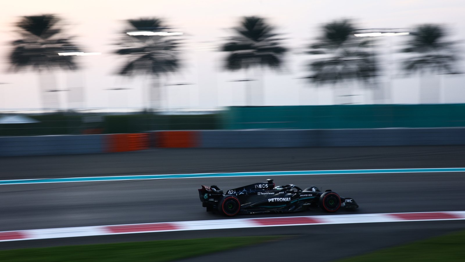 SEFSUCC's tweet card. It's all about car weight, drive, powertrain, aerodynamics and downforce