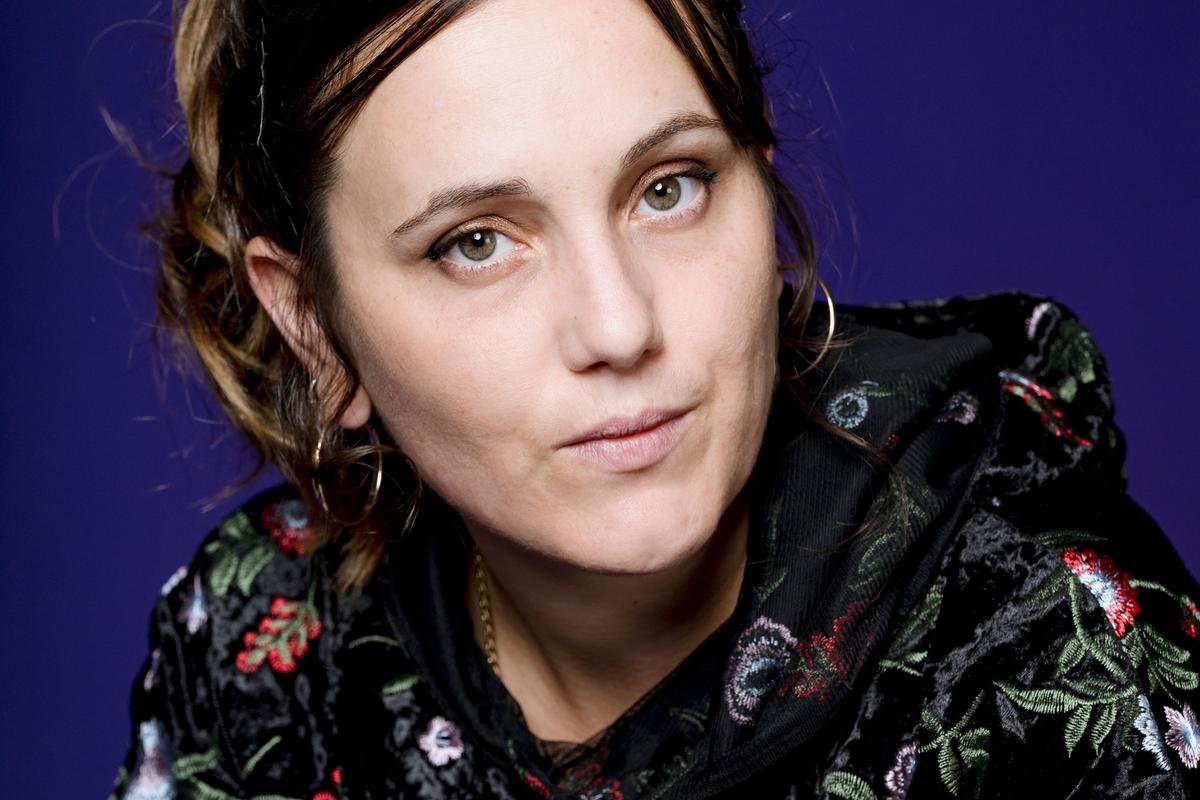 elisahk92's tweet card. Diplômée de Polytechnique, Jeanne Mermet a choisi de ne pas exercer le métier d’ingénieure et de « déserter la transition énergétique industrielle ». Dans son ouvrage, elle propose de s’organiser...