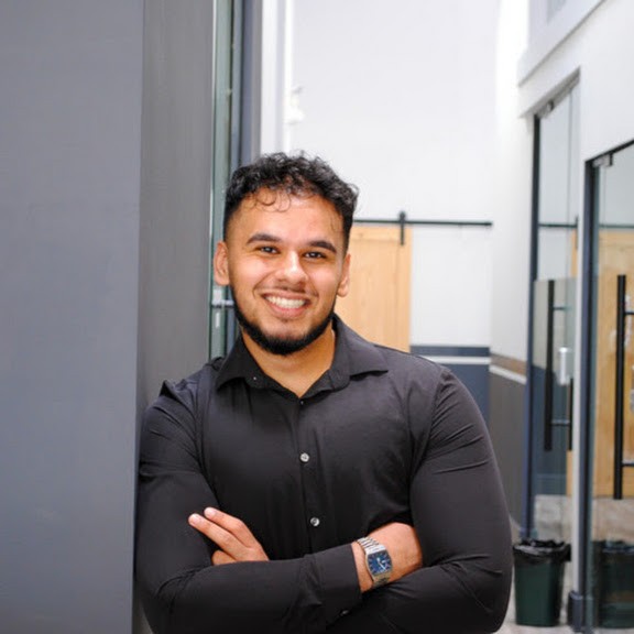 MKEStartupNews's tweet card. Cove Financial Software relocated to Milwaukee.