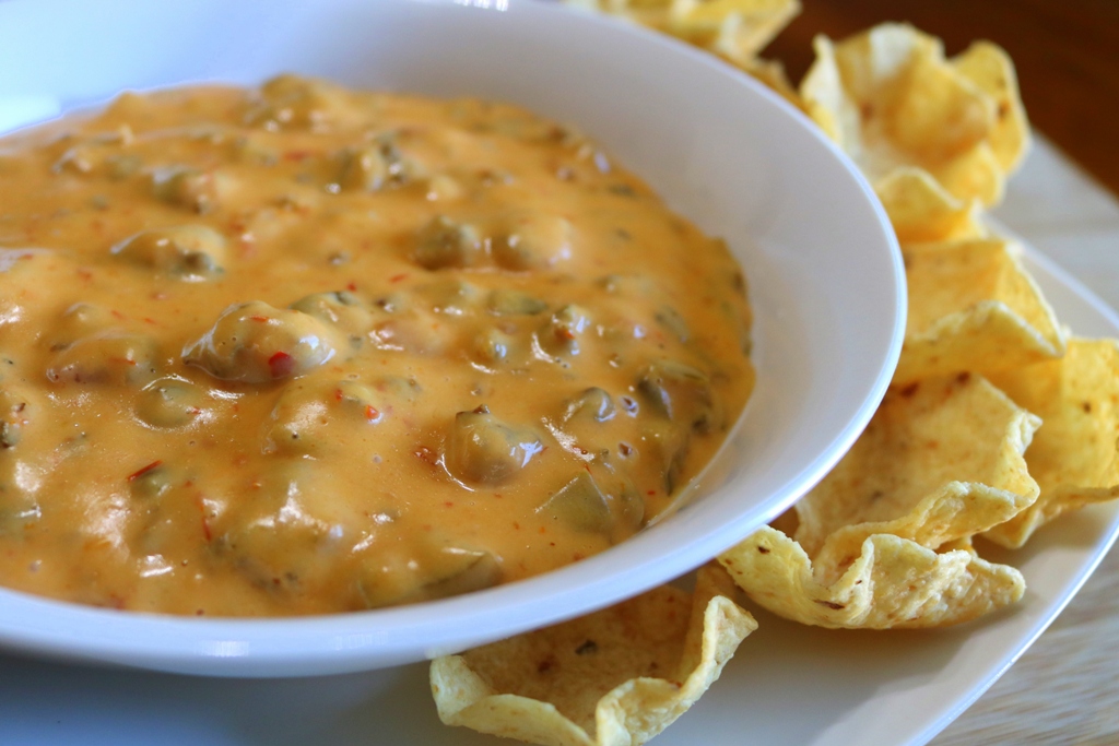 TheHuntingPage's tweet card. Recently, she posted a recipe on her blog for Venison Queso. I tried it last night, and wanted to share this delicious recipe with you.